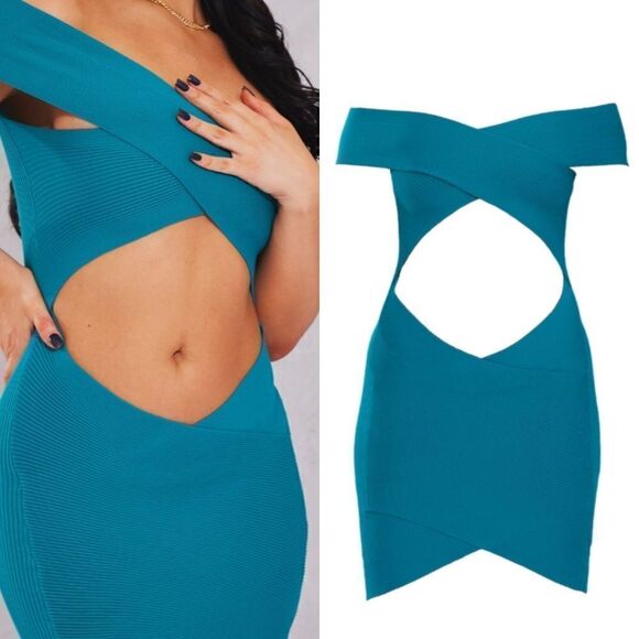 PrettyLittleThing Emerald Green Cross Over Bandeau Knitted Mini Dress Size Small - Picture 1 of 8